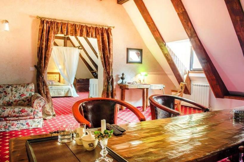 The Attic Apartment บราชอฟ ภายนอก รูปภาพ