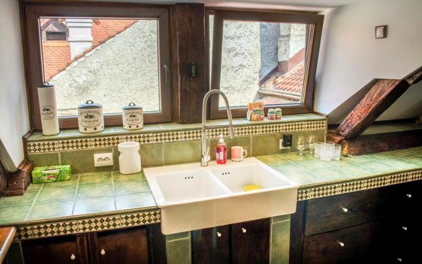The Attic Apartment บราชอฟ ภายนอก รูปภาพ