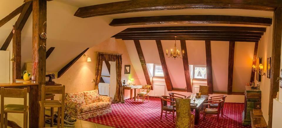 The Attic Apartment บราชอฟ ภายนอก รูปภาพ